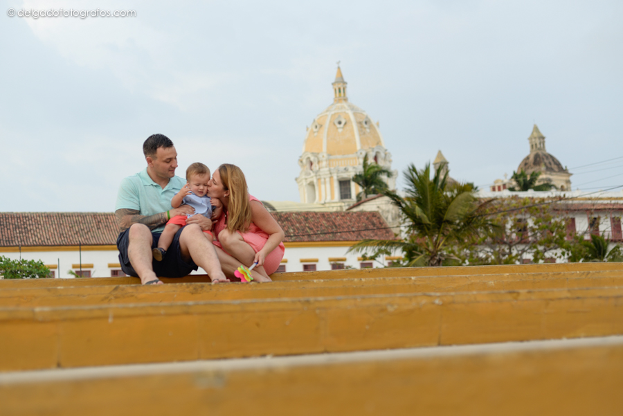Family photo session in Cartagena