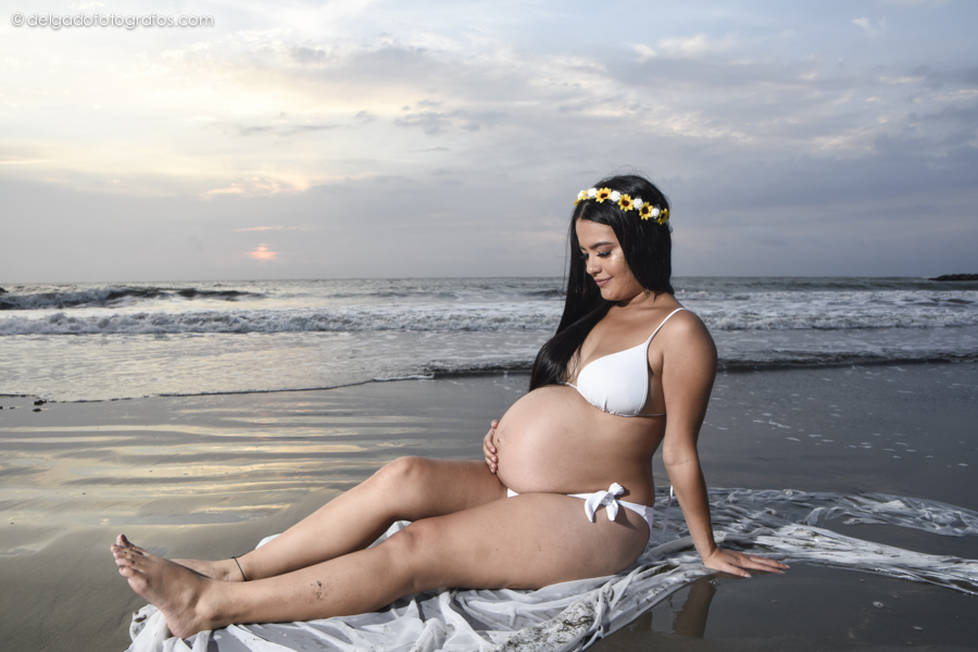 Fotografía de embarazo en las playas Cartagena