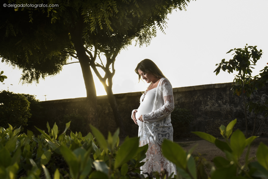 Pregnancy photoshoot in Cartagena