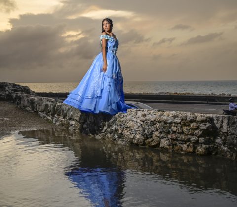 Quinceanera photo shoot in Cartagena. Alvaro Delgado Fotógrafo.