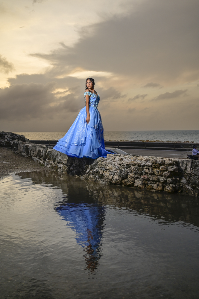 Quinceanera photo shoot in Cartagena. Alvaro Delgado Fotógrafo.