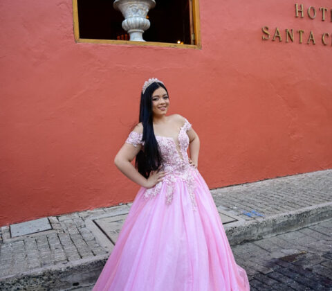 Alvaro Delgado, Fotógrafo en Cartagena. Fotografía de quinceañera.
